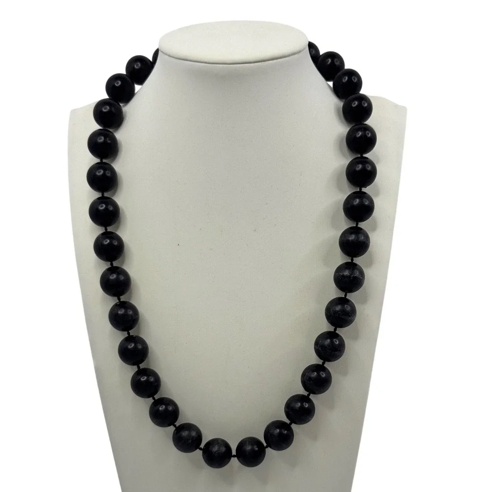 Vintage‎ Black Beaded Knotted Strand Necklace Gold Tone Spring Ring Clasp